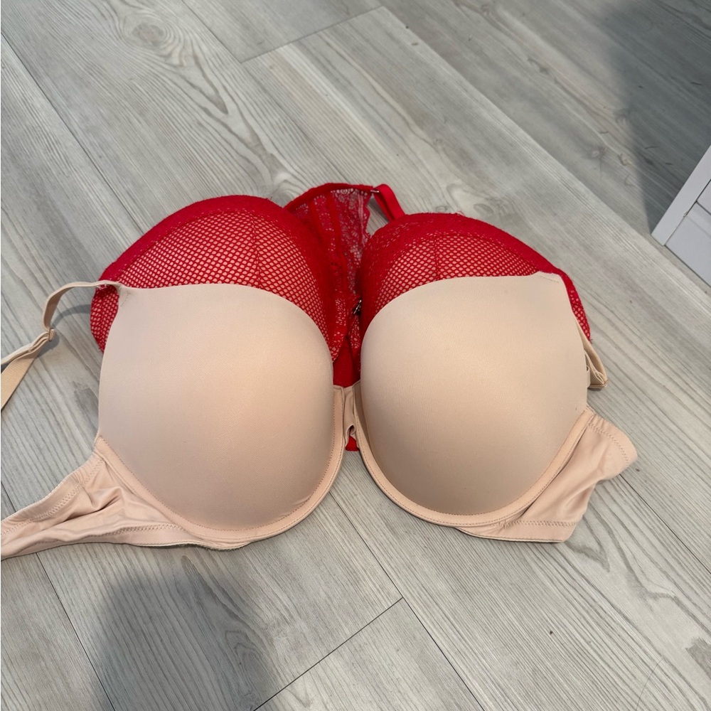 PINK nude & Victoria's Secret Red Bras